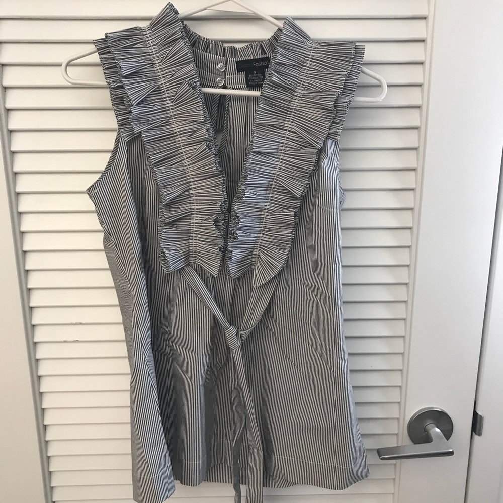 Gracias Fashion Top. Size small never worn.